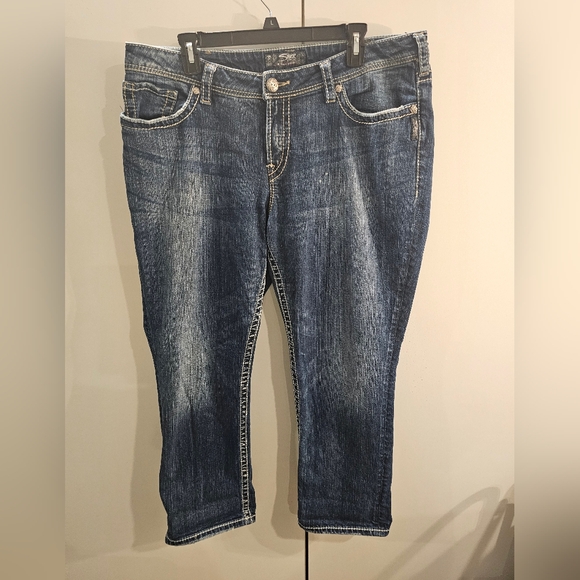 Jean Capri Silver Jeans 'Frances' - Taille Juniors 27, Délavé, Longueur 25.5" - Occasion Très Bon état